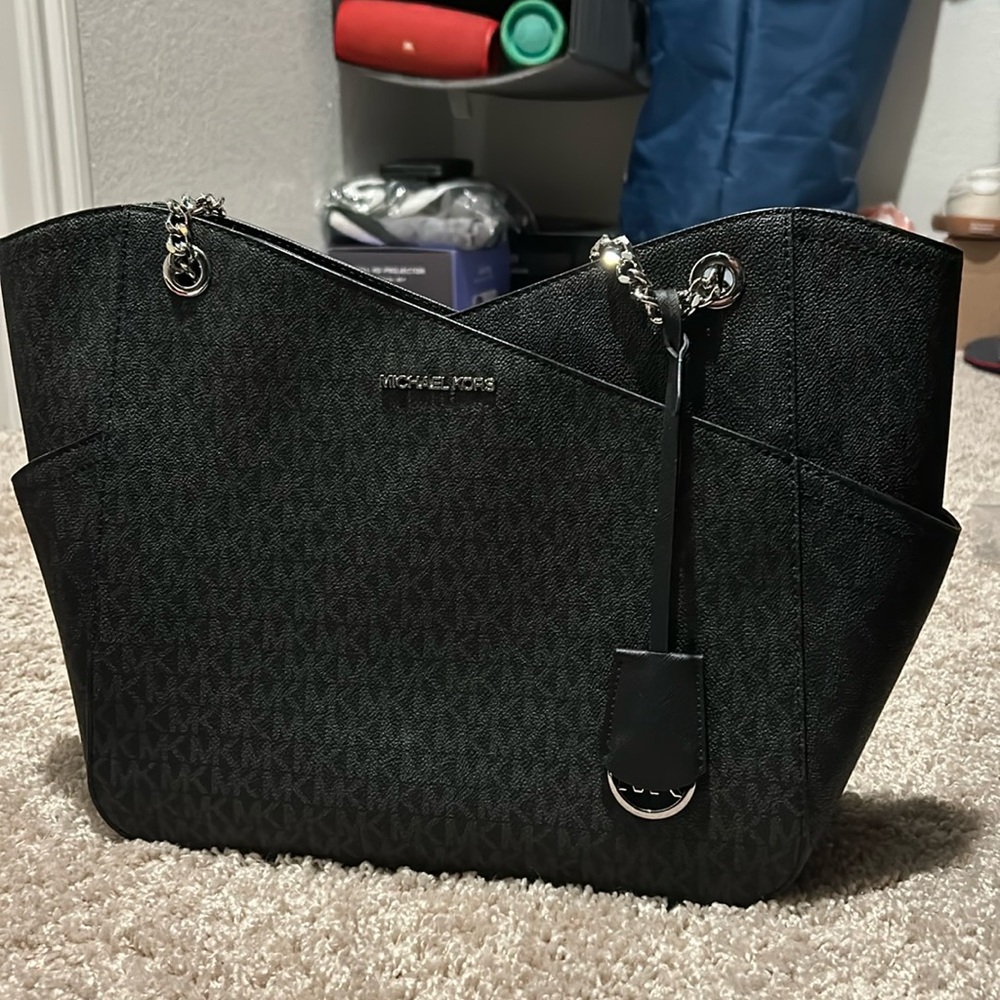 Michael Kors jet sitter monogram